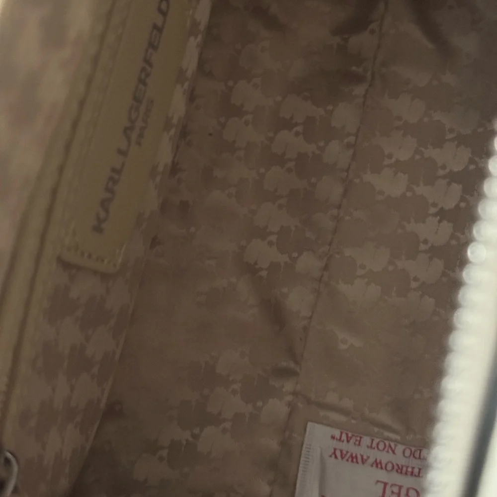 Karl Lagerfeld Jewel Heart Tote/Crossbody *New* with zip pouch - Picture 11 of 11